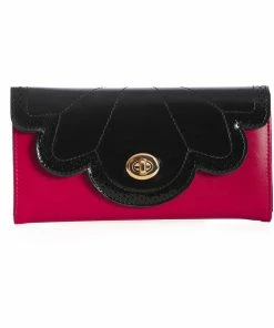 Love Vintage Sales 25 Banned Scalloped Wallet Red