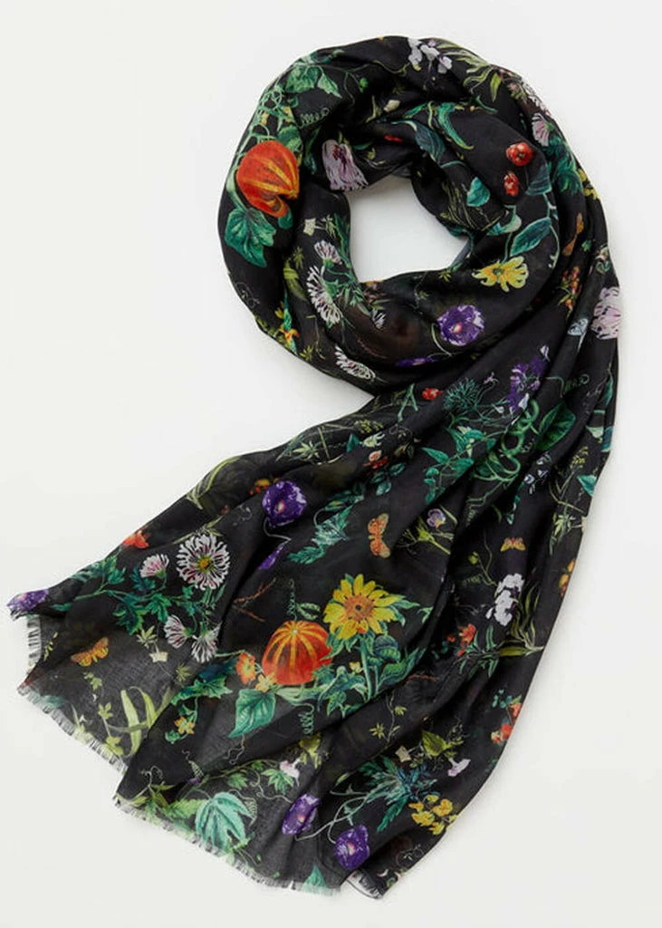Fable England Pumpkin Scarf Black 1 Fable England Pumpkin Scarf Black