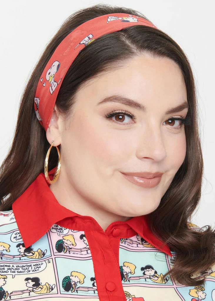 Unique Vintage X Peanuts Snoopy & Woodstock Hug Scarf Red - Image 3